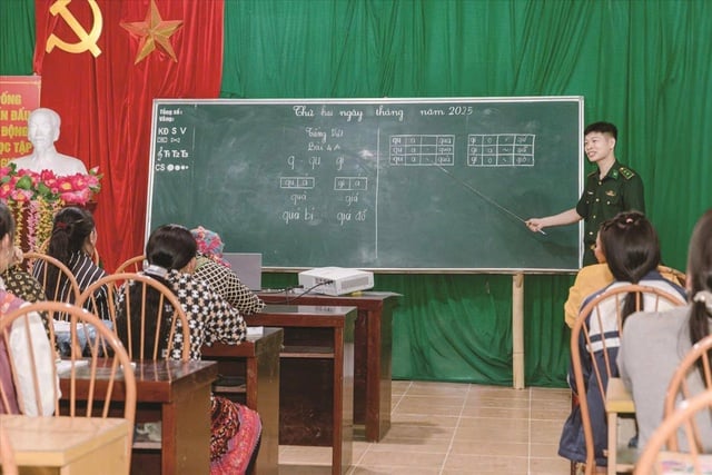La storia della Chuyện 'gieo chữ' nơi phên giậu Tổ quốc- Ảnh 2.