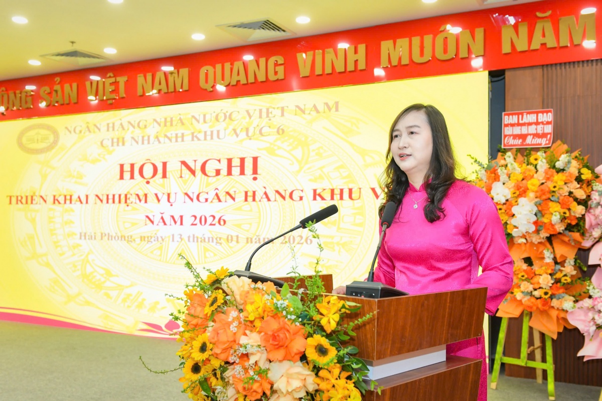 Gouverneurin Nguyen Thi Hong nahm an der Konferenz über die Umsetzung der Bankaufgaben in der Region 6 für das Jahr 2026 teil. Thống đốc Nguyễn Thị Hồng dự Hội nghị triển khai nhiệm vụ ngân hàng khu vực 6 năm 2026