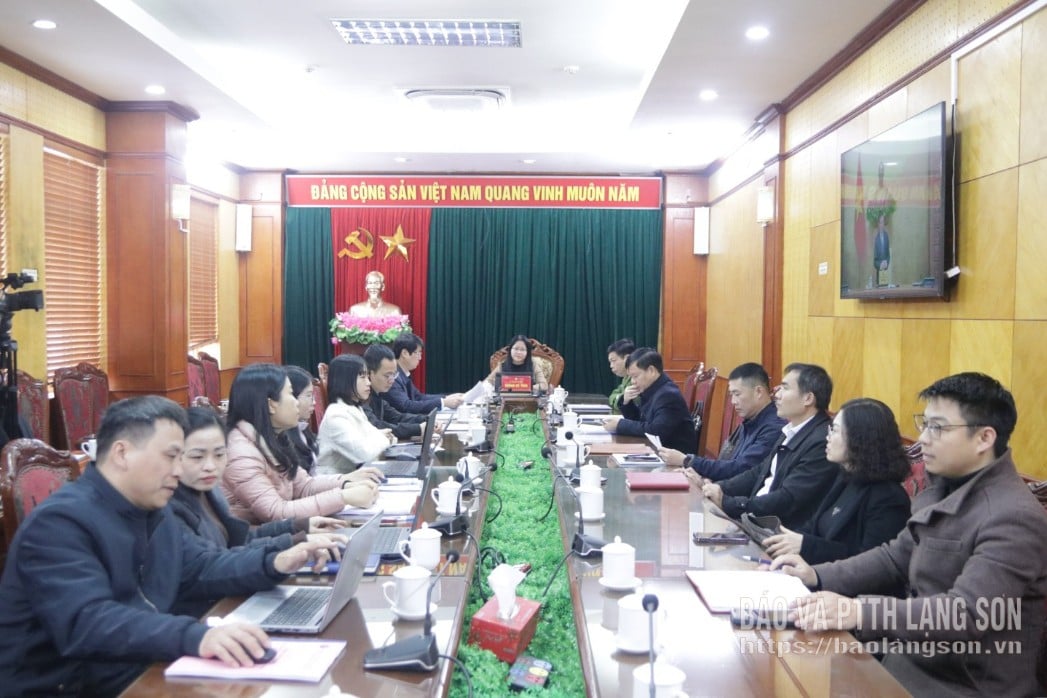 Các đại biểu dự hội nghị tại điểm cầu Lạng Sơn
