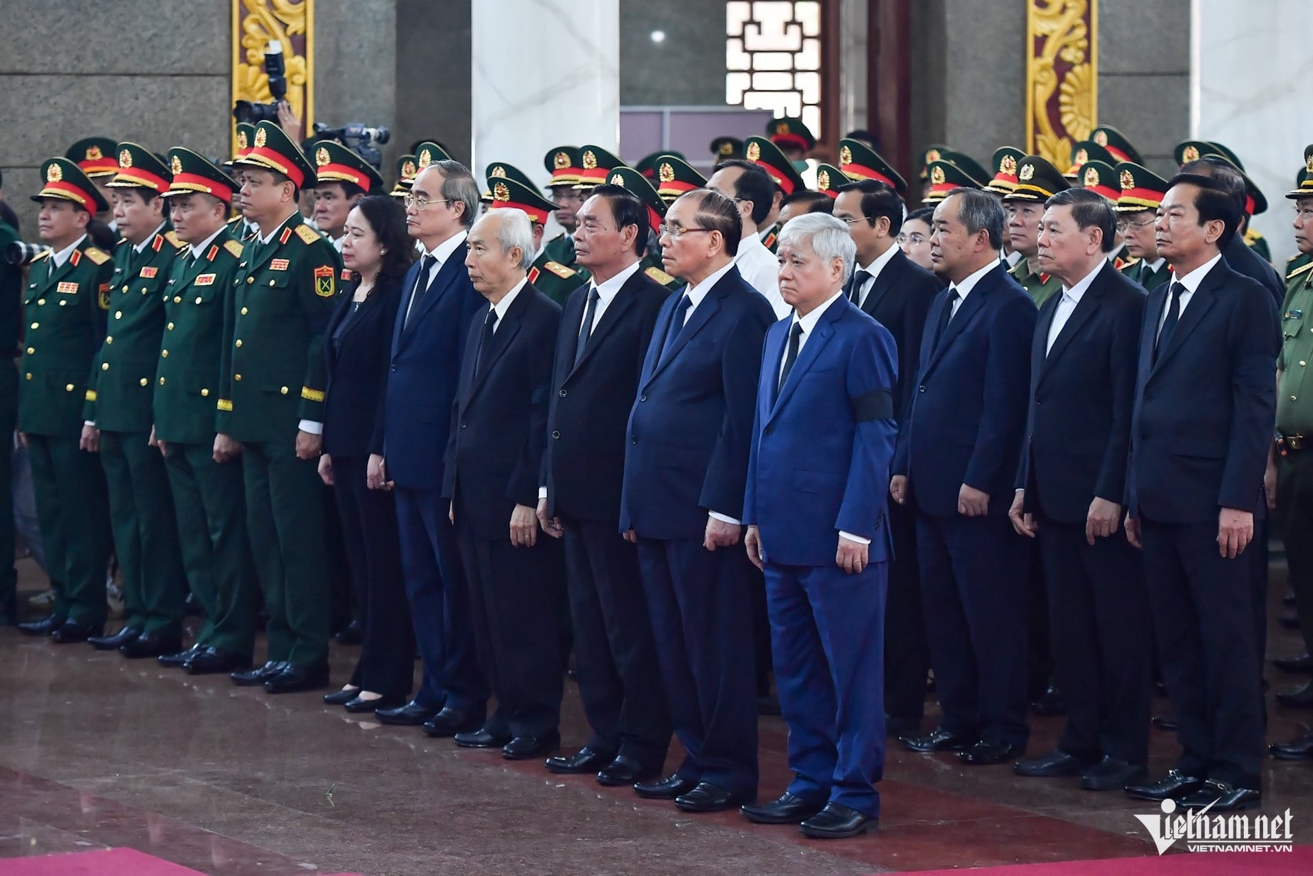 W-Funerali del generale Le Van Dung - Tuan Hung.jpg