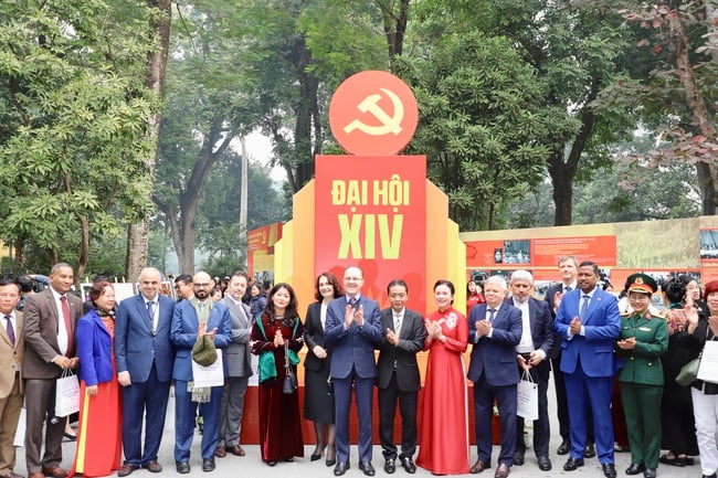 Đặc sắc không gian triển lãm chào mừng Đại hội đại biểu toàn quốc lần thứ XIV của Đảng và 76 năm quan hệ Việt Nam – Liên bang Nga  - Ảnh 24.