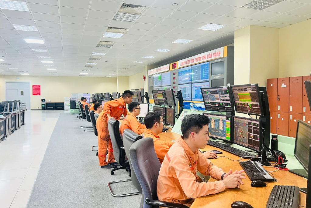 bao-dam-an-ninh-nang-luong-gan-voi-muc-tieu-tang-truong-xanh.png