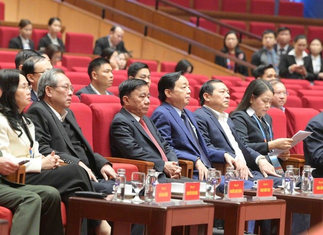 第14回党大会に向けた組織活動の総リハーサル - 写真7。 Tổng duyệt công tác tổ chức phục vụ Đại hội đại biểu toàn quốc lần thứ XIV của Đảng - Ảnh 7.