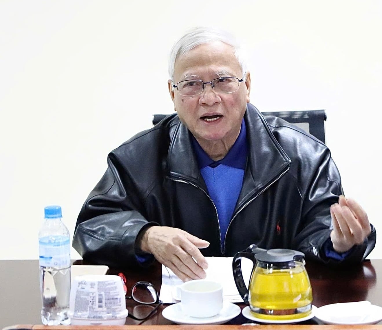 Ông Nguyễn Thạc Dĩnh, Phó Chủ tịch thường trực Hội Hữu nghị Việt Nam - Philippines, Nguyên Đại sứ Việt Nam tại Philippines, phân tích bức tranh kinh tế và kết quả thương mại hai chiều giữa hai nước trong năm 2025. Ảnh: Hồng Ngọc.