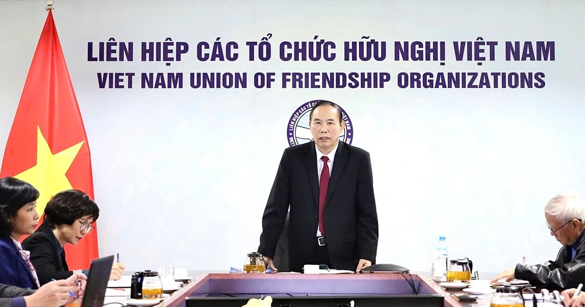 Thứ trưởng Bộ Nông nghiệp và Môi trường Phùng Đức Tiến chỉ đạo kết luận hội nghị. Ảnh: Hồng Ngọc.