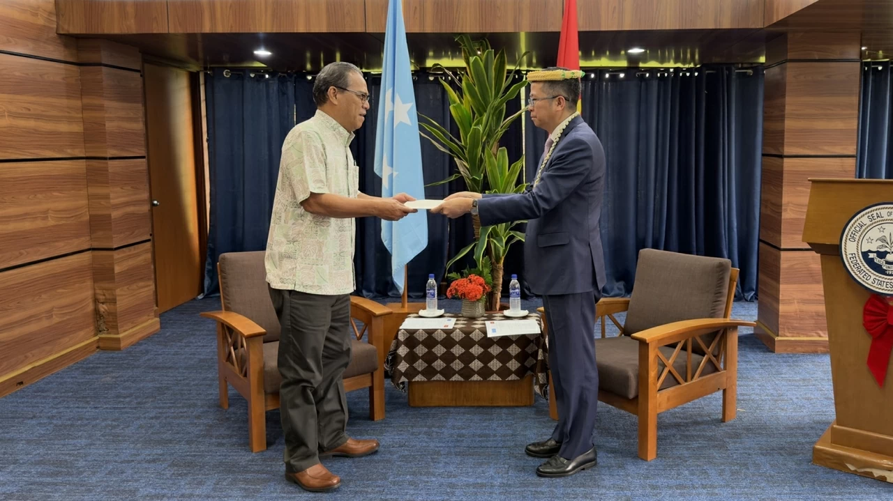 Đại sứ Phạm Thanh Bình trình Quốc thư lên Tổng thống Liên bang Micronesia