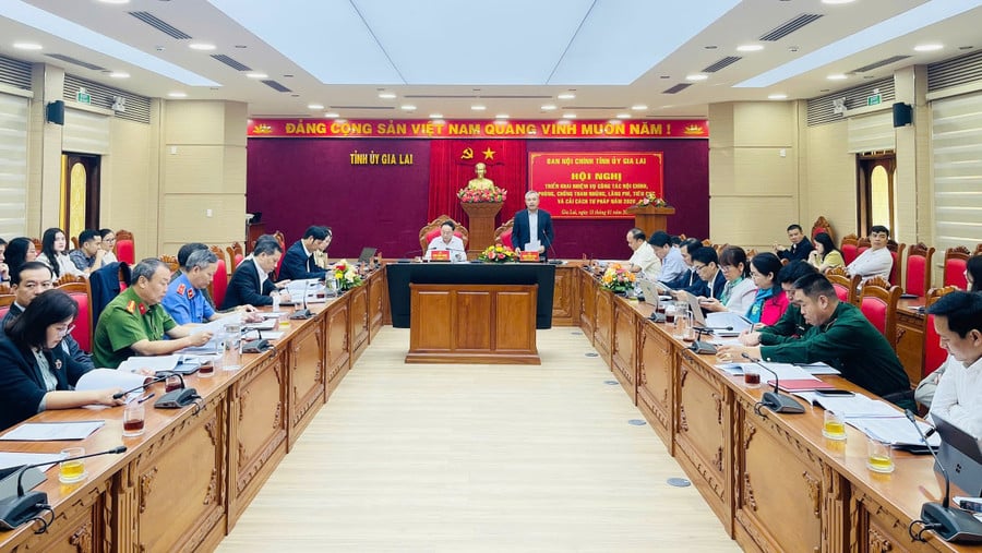 bi-thu-tinh-uy-thai-dai-ngoc-du-hoi-nghi-noi-chinh-2026-6730.jpg