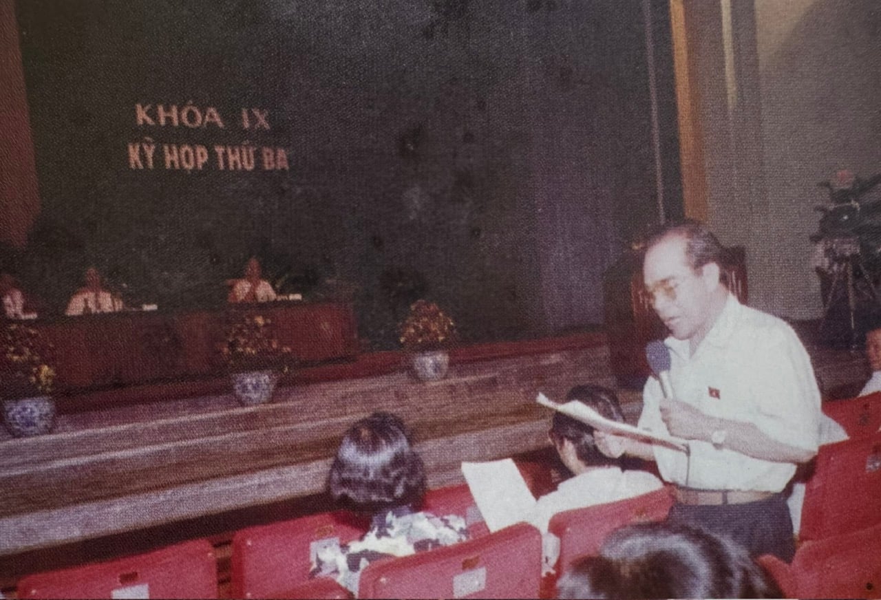 Bác sĩ Y Ngông Niê Kđăm - Kỷ lục 51 năm làm đại biểu Quốc hội- Ảnh 1.