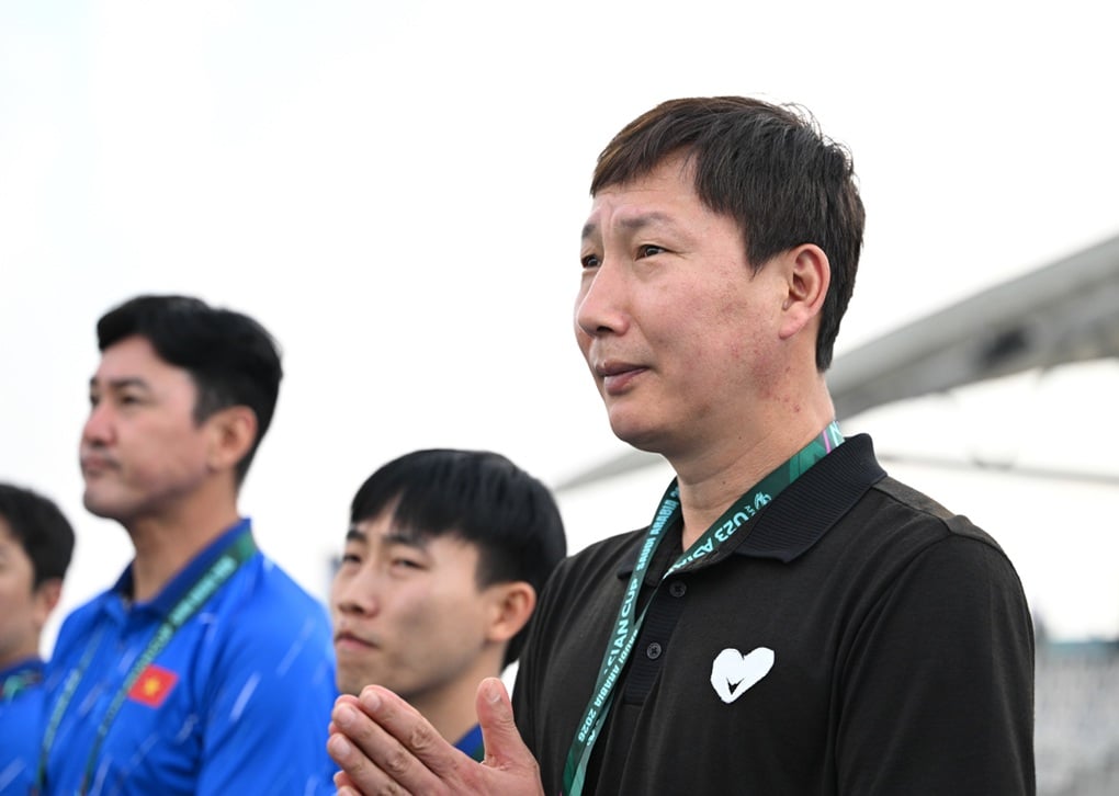 HLV Kim Sang Sik: Cả châu Á sẽ biết thực lực bóng đá Việt Nam thế nào - 1