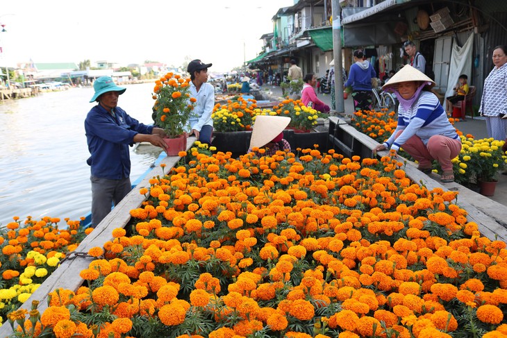 پشت درب - عکس 2. cánh cửa - Ảnh 2.