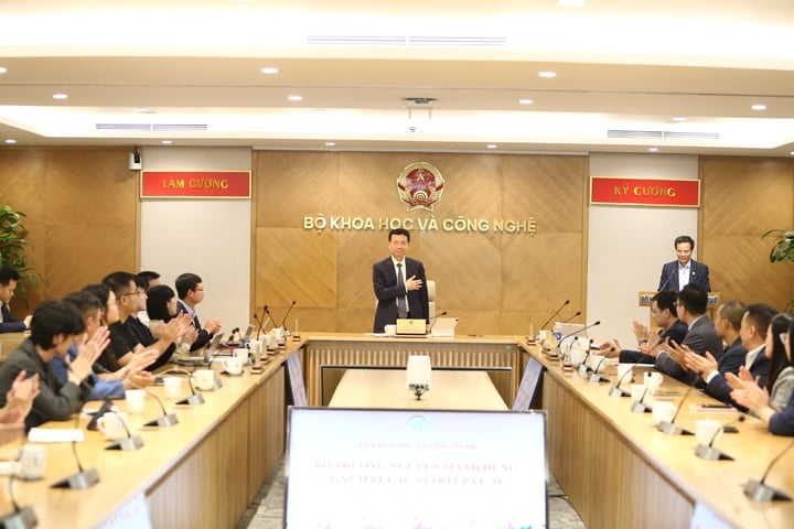 Bộ trưởng Nguyễn Mạnh Hùng: Startup AI phải bắt đầu từ những bài toán đủ lớn- Ảnh 1.