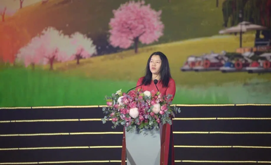 Khai mạc lễ hội hoa mai anh đào, Đà Lạt rực rỡ sắc xuân- Ảnh 1.