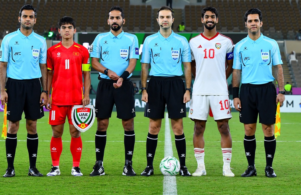 أدار حكم أسترالي مباراة منتخب فيتنام تحت 23 سنة ضد منتخب الصين تحت 23 سنة.