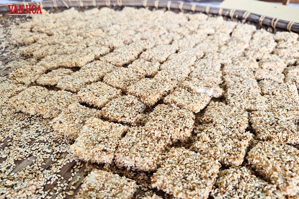 شیرینی کنجدی شکننده کوانگ چائو و حال و هوای تت (سال نو قمری) در دهکده صنایع دستی سنتی - عکس 3