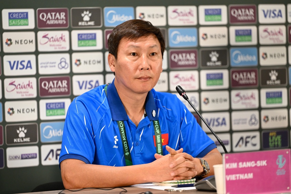 L'entraîneur Kim Sang Sik : Le Vietnam U23 battra la Chine U23 et se qualifiera pour la finale - 1