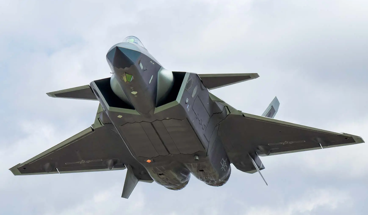 中国が新型戦闘機J-20の特別な改良点を明らかにした。