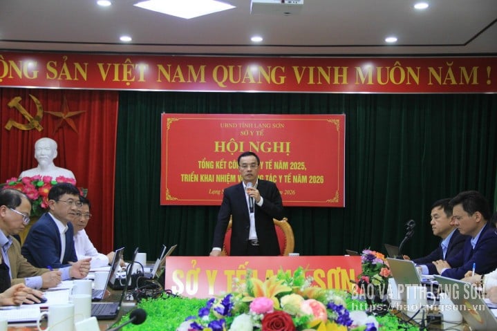 Lãnh đạo Sở Y tế phát biểu tại hội nghị
