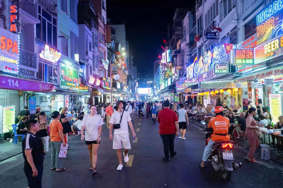 Triển khai các giải pháp đồng bộ, đột phá để đạt mục tiêu tăng trưởng du lịch năm 2026- Ảnh 4.
