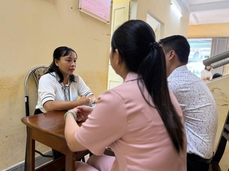 Xu hướng kết hôn muộn và hệ lụy kéo dài- Ảnh 1.