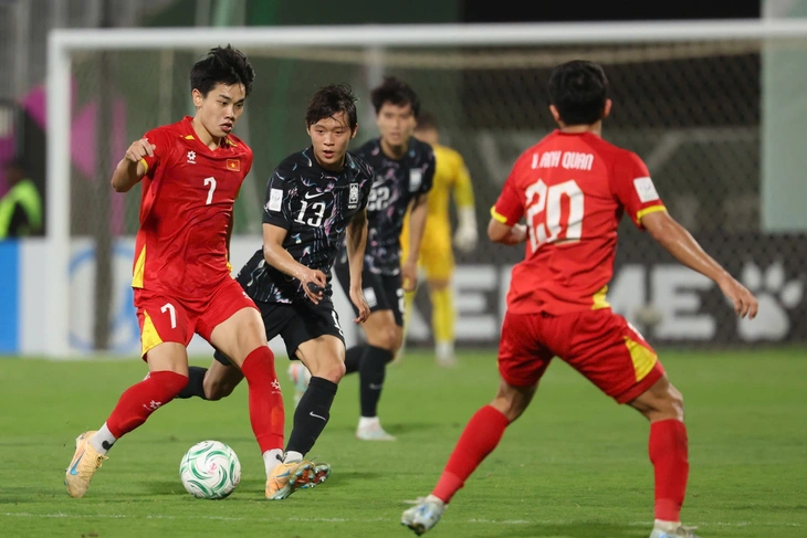 HLV U23 Hàn Quốc thất vọng khi thua U23 Việt Nam - Ảnh 1.