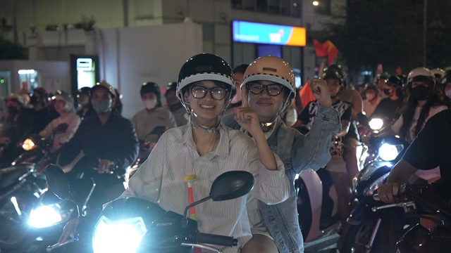 In Ho-Chi-Minh-Stadt feierten Fans auf den Straßen den Gewinn der Bronzemedaille der vietnamesischen U23-Nationalmannschaft bei der Asienmeisterschaft – Foto 3.