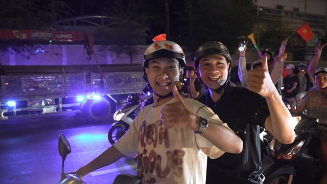 In Ho-Chi-Minh-Stadt feierten Fans auf den Straßen den Gewinn der Bronzemedaille der vietnamesischen U23-Nationalmannschaft bei der Asienmeisterschaft – Foto 5.
