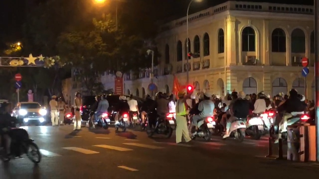 In Ho-Chi-Minh-Stadt feierten Fans auf den Straßen den Gewinn der Bronzemedaille der vietnamesischen U23-Nationalmannschaft bei der Asienmeisterschaft – Foto 8.