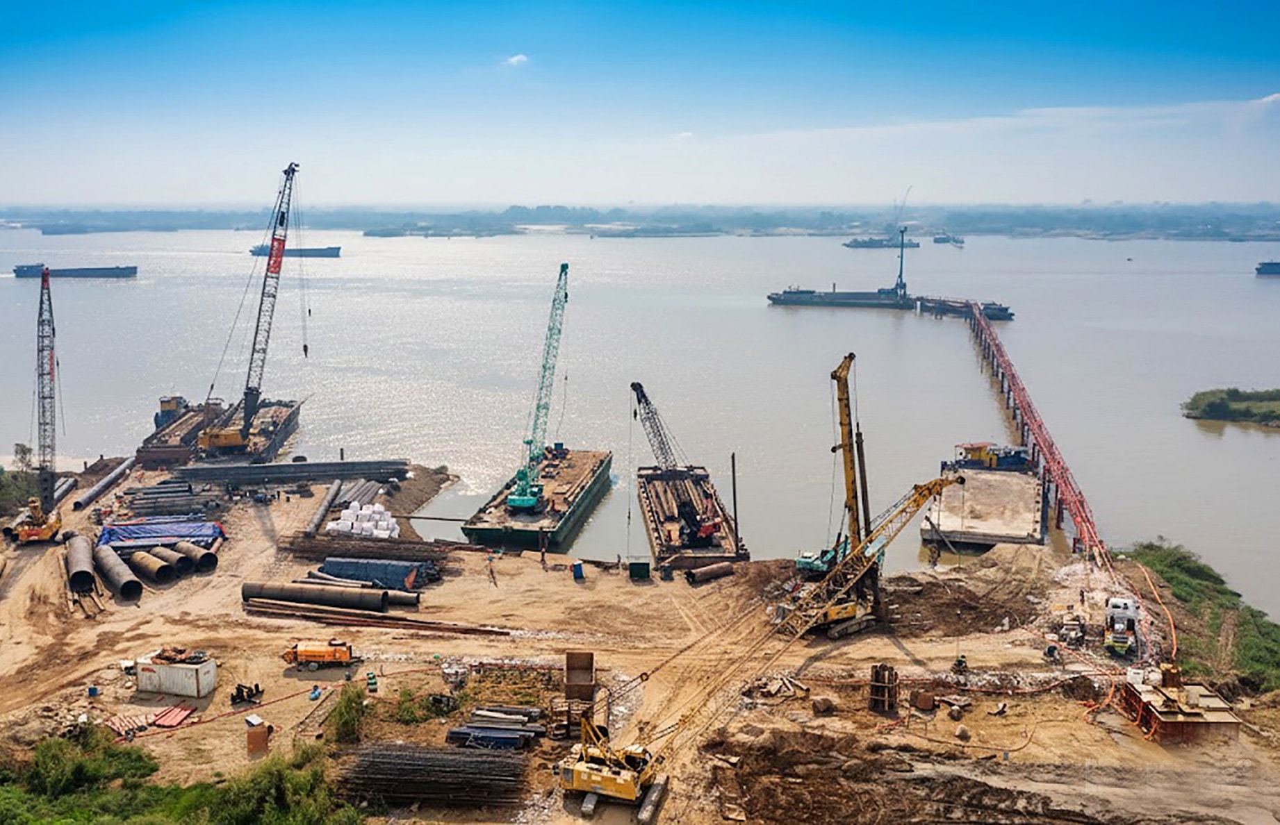 Công trường thi công cầu Thượng Cát thuộc dự án đầu tư xây dựng cầu Thượng Cát và đường hai đầu cầu 