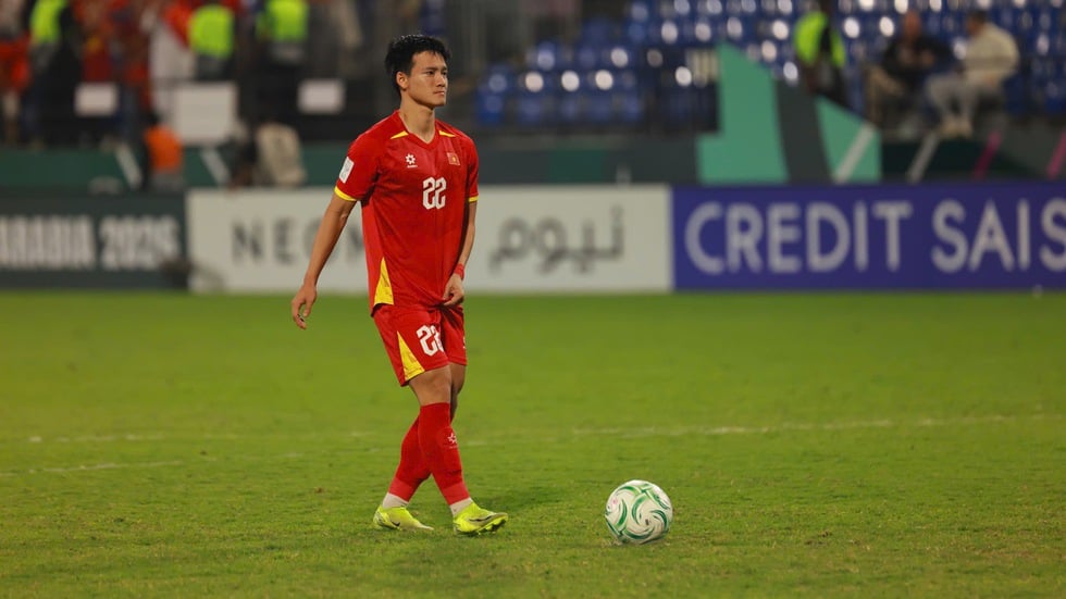 Vietnam U23 und der faszinierende „Rechte-Hand-Code“ im historischen Elfmeterschießen: Trainer Kim ist unglaublich talentiert, verrät Thanh Nhàn… - Foto 1.