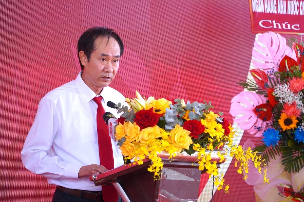 Ông Bùi Thanh Quang - Trưởng văn phòng đại diện Agribank khu vực Tây Nam Bộ tin tưởng, Agribank chi nhánh Kiên Giang sẽ tiếp tục nâng cao chất lượng dịch vụ, phục vụ khách hàng ngày càng tốt hơn. Ảnh: Kim Anh.