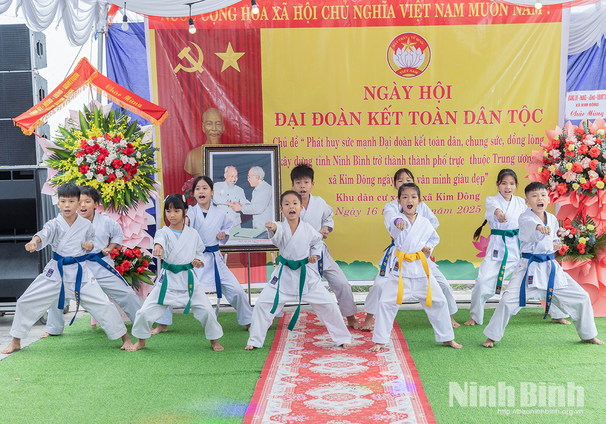 Martial arts performance at the National Unity Day celebration in Hamlet 4, Kim Dong Commune. Photo: Viet Du