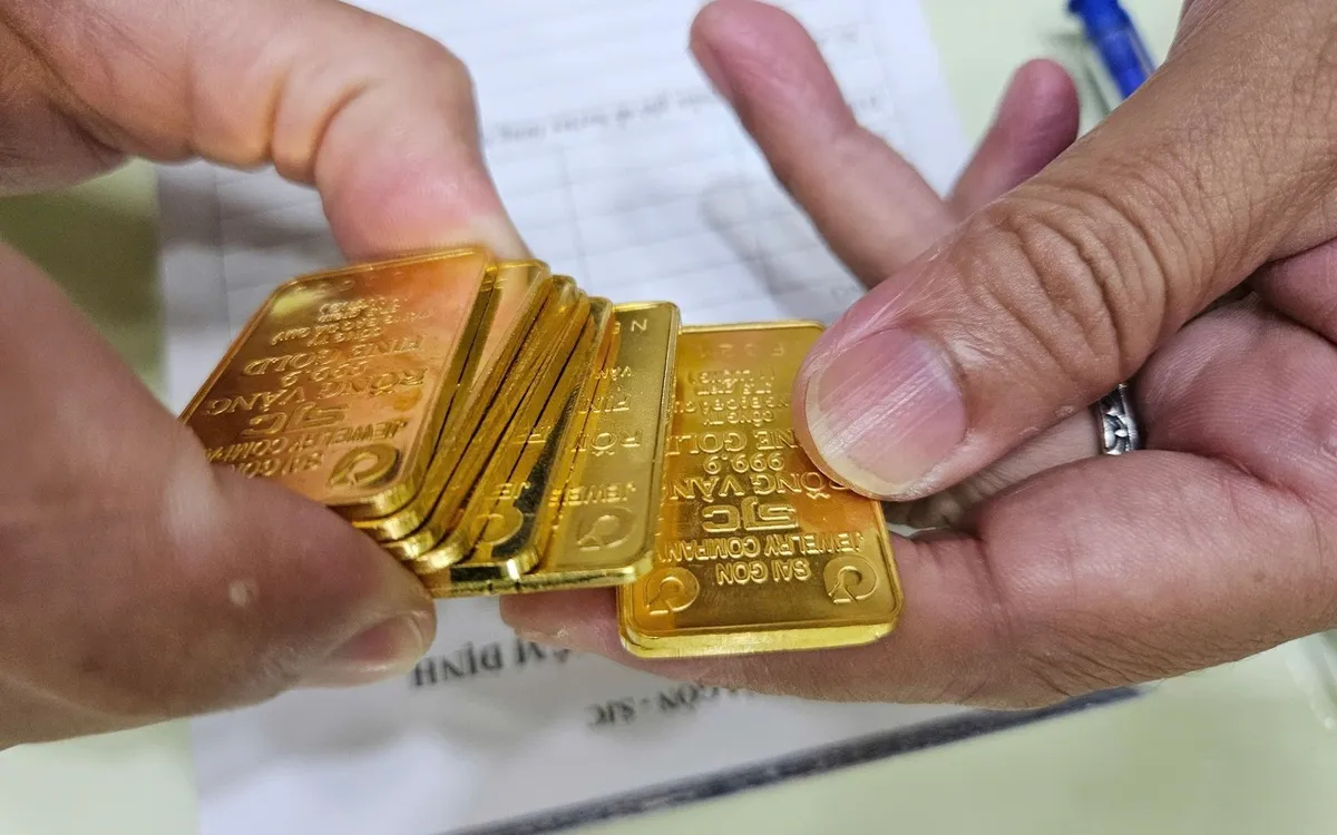 金価格が1オンスあたり1億7,400万VNDを超える。