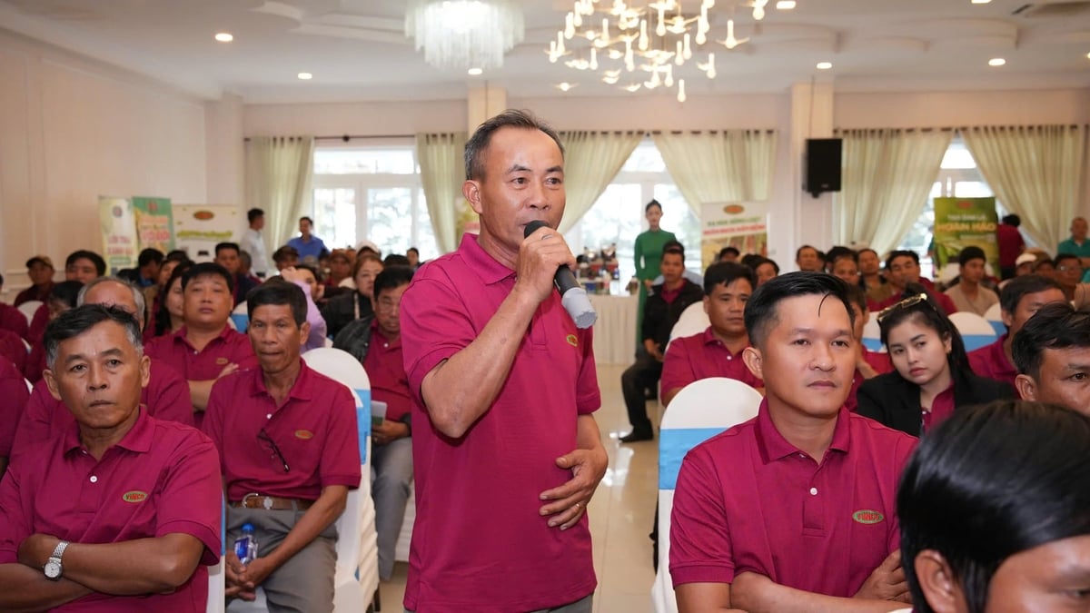 Đại biểu chia sẻ câu chuyện canh tác. Ảnh: Vinco.