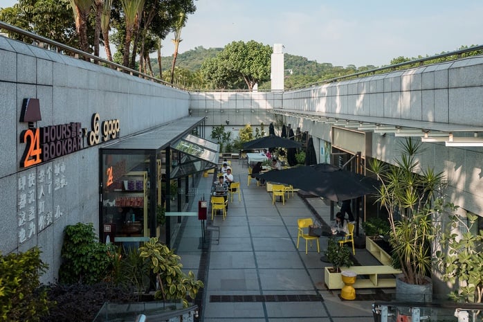 La città di Shenzhen e la sua cultura della lettura insonne nel cuore della Cina - Foto 1. Thành phố Thâm Quyến và văn hóa đọc không ngủ giữa lòng Trung Quốc - Ảnh 1.