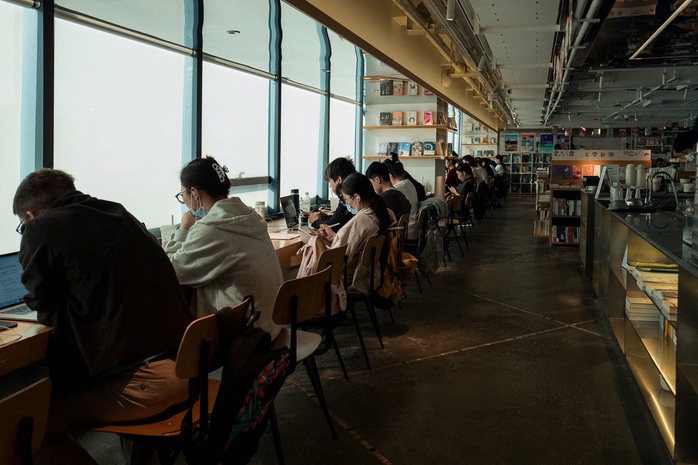 La città di Shenzhen e la sua cultura della lettura insonne nel cuore della Cina - Foto 4. Thành phố Thâm Quyến và văn hóa đọc không ngủ giữa lòng Trung Quốc - Ảnh 4.
