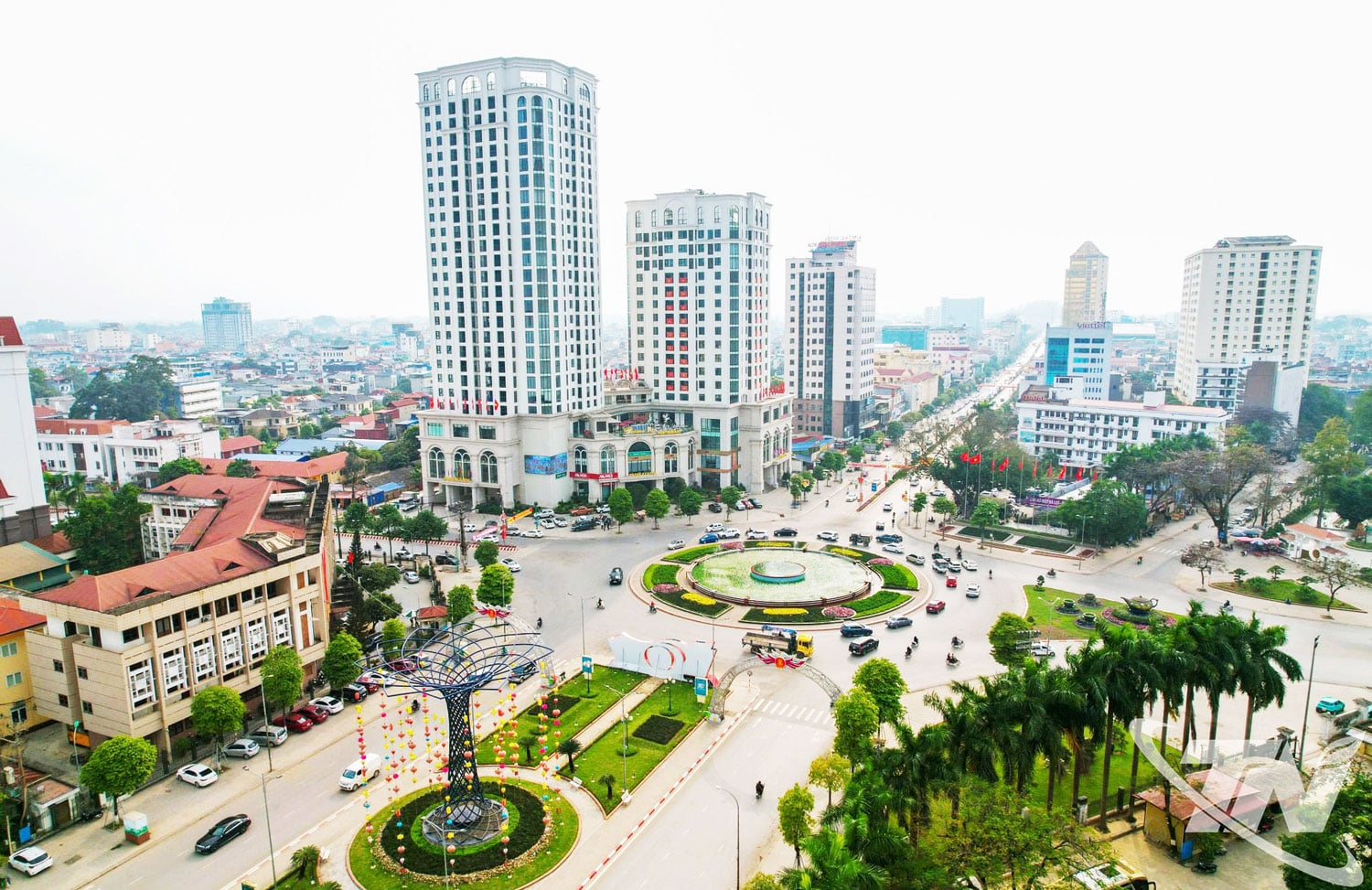 Đối với tỉnh Thái Nguyên, ngoại giao kinh tế không còn là hoạt động bổ trợ mà đã trở thành một cấu phần hữu cơ trong chiến lược phát triển. Trong ảnh: Khu vực trung tâm tỉnh phát triển mạnh mẽ, khẳng định vai trò động lực tăng trưởng.