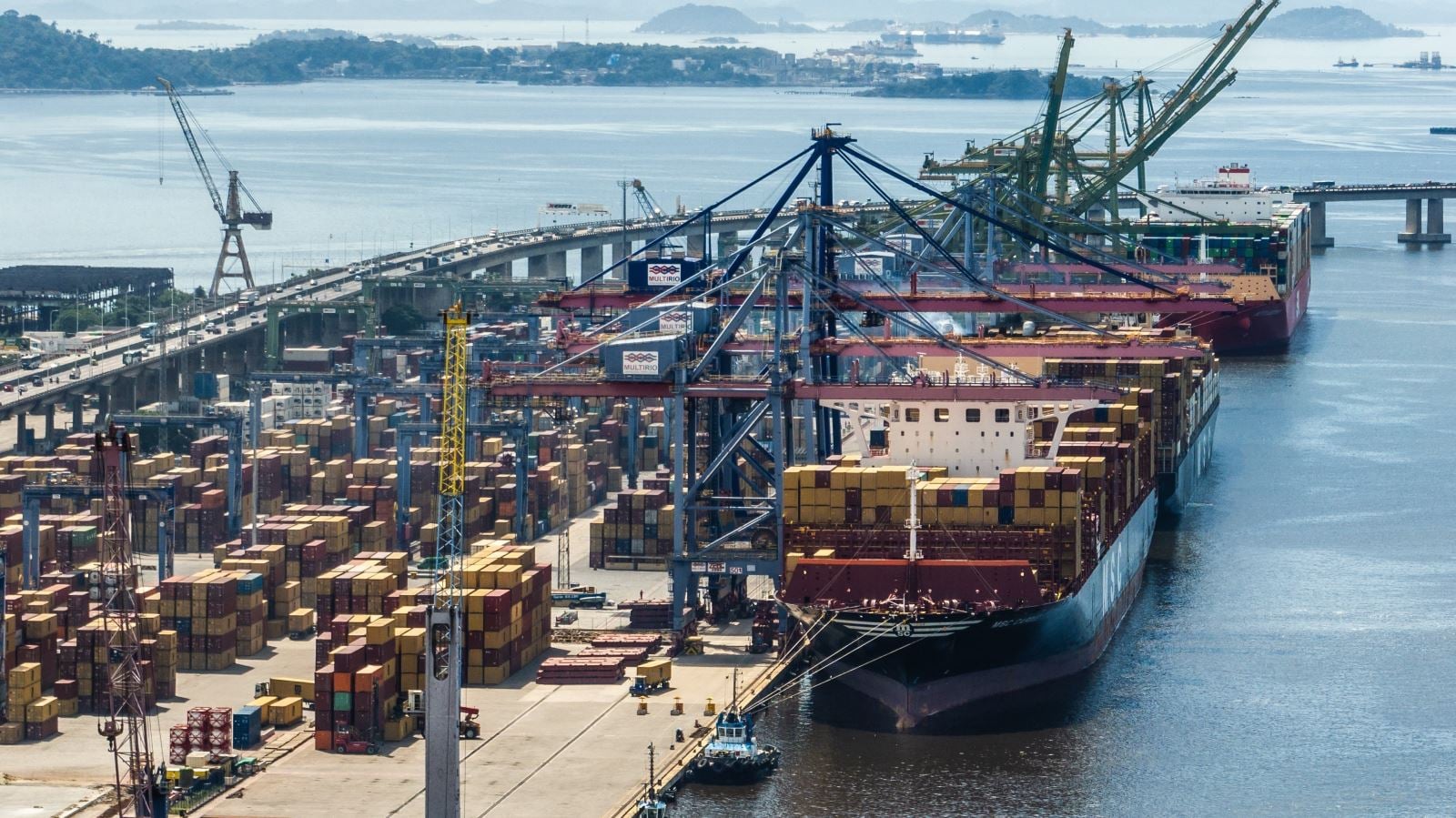 The IMF considers revising down its global growth forecasts.