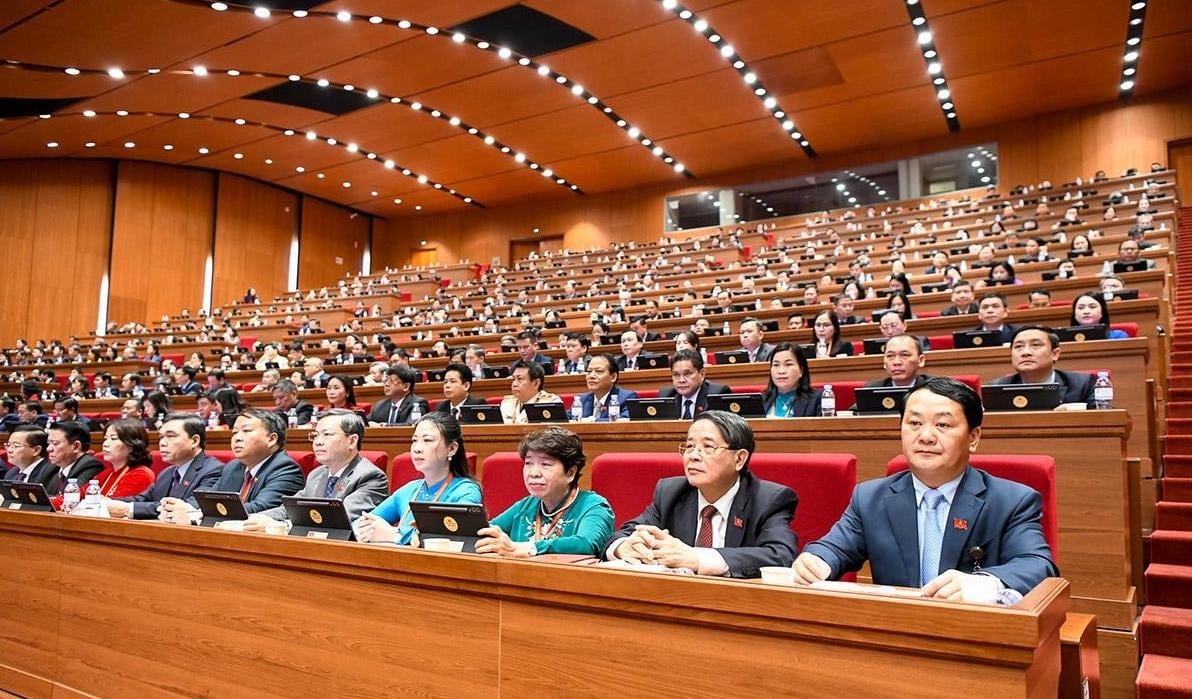 La discussione, svoltasi nell'aula magna, si è concentrata sui documenti del Congresso.