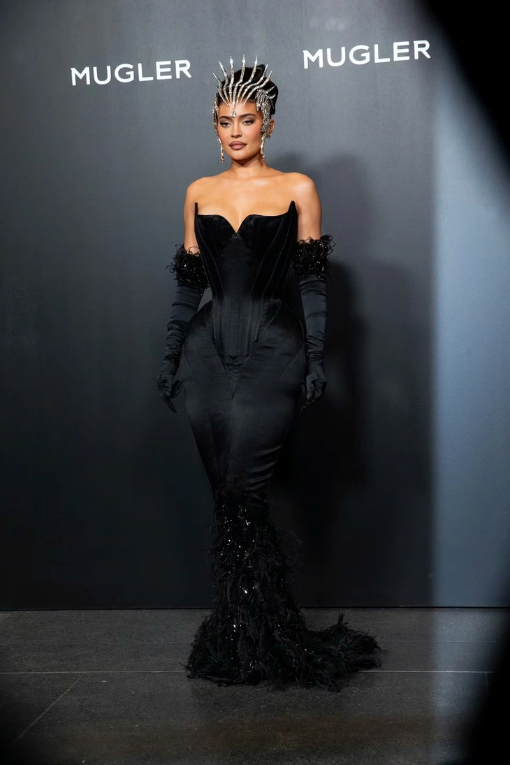 Kylie Jenner - Ảnh 9.