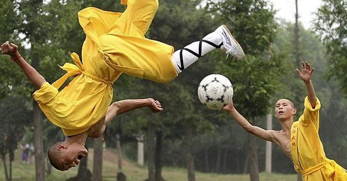 中国は少林寺拳法をサッカーの練習に取り入れている。