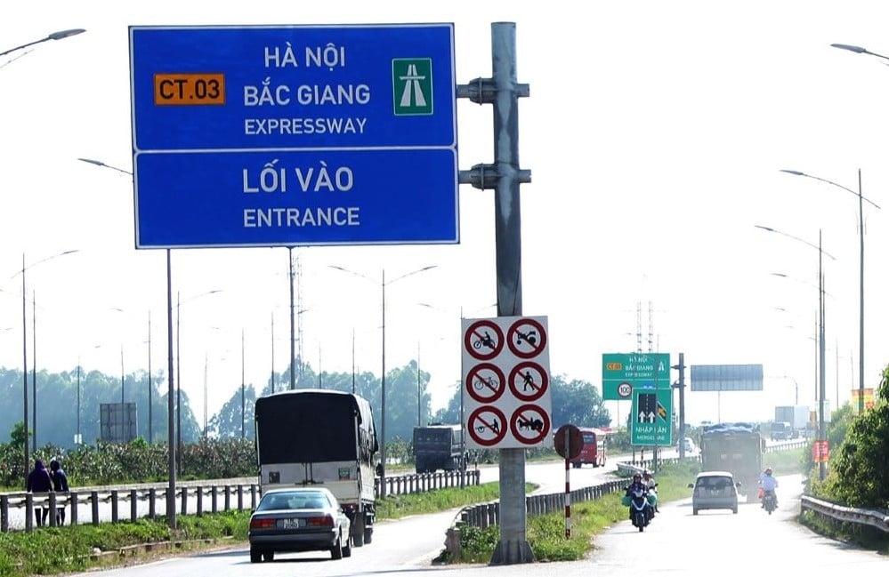 Výchozí bod rychlostní silnice Hanoj - Bac Giang.