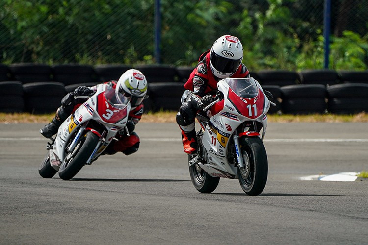Nesten 200 søknader ble mottatt til Honda Racing Vietnams konkurranse ...