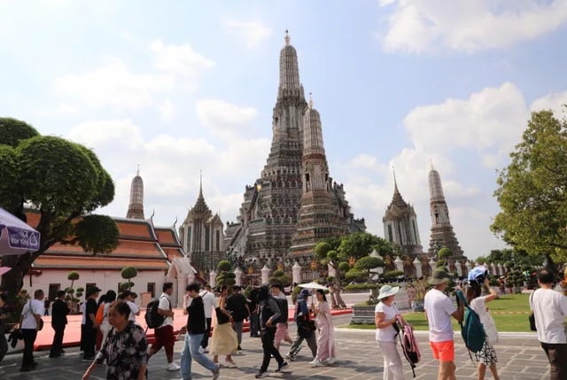 Thai newspaper explains why tourists choose Vietnam over Thailand - Photo 1.