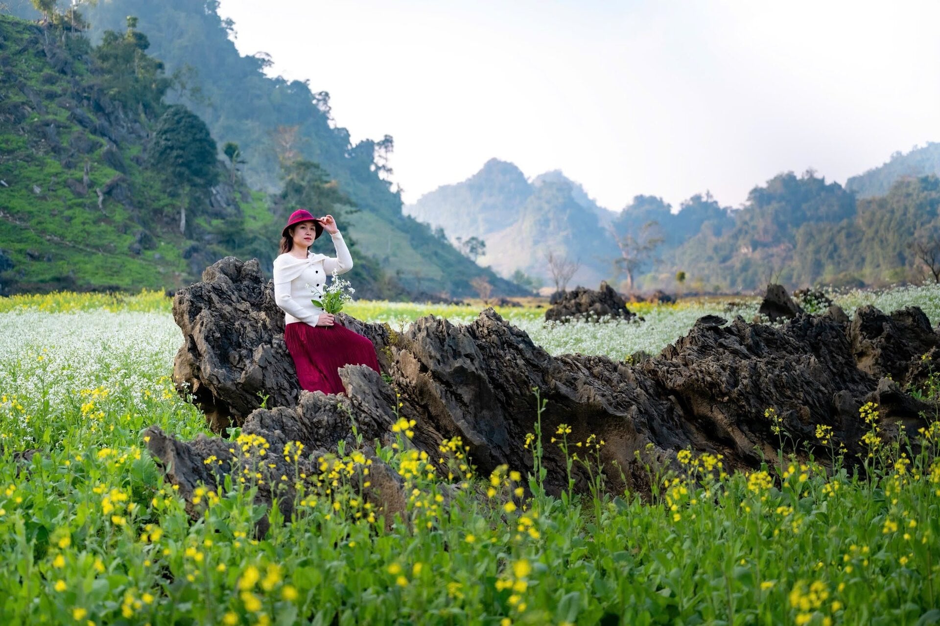 https://static-images.vnncdn.net/vps_images_publish/000001/000003/2026/1/28/ban-nguyen-thuy-ta-phinh-moc-chau-son-la4-1167.jpg