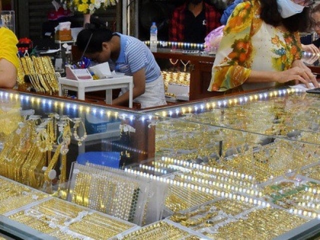 Giá vàng trưa nay lúc 12h 29/1/2026 : Vàng SJC tăng 7,2 triệu, thế giới tăng 300 USD
