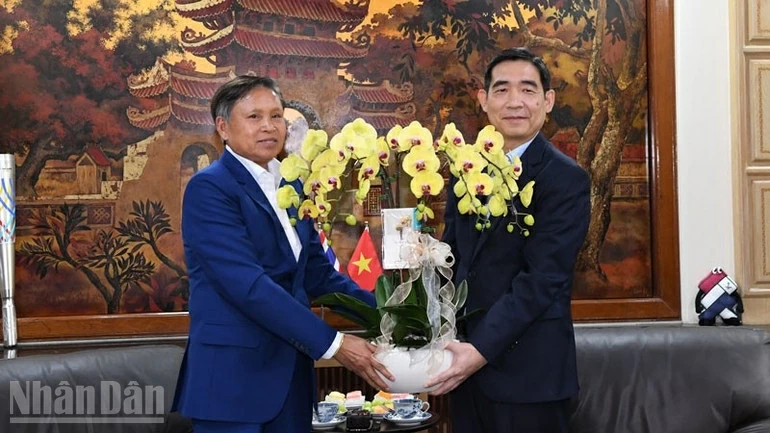Die laotische Botschaft in Thailand gratuliert dem 14. Nationalkongress der Kommunistischen Partei Vietnams.