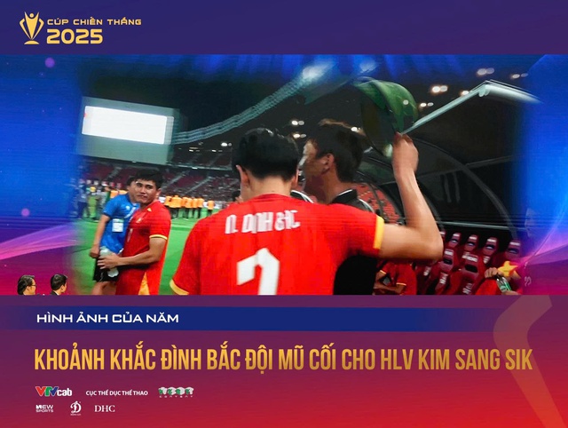 Dinh Bac receives the title of Young Athlete of 2025, reveals a very special action after winning gold at the SEA Games 33 - Photo 3.