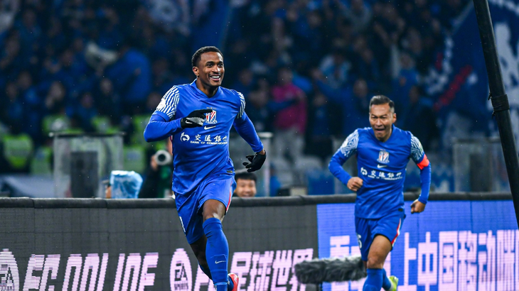 Tredici squadre di calcio cinesi multate per 