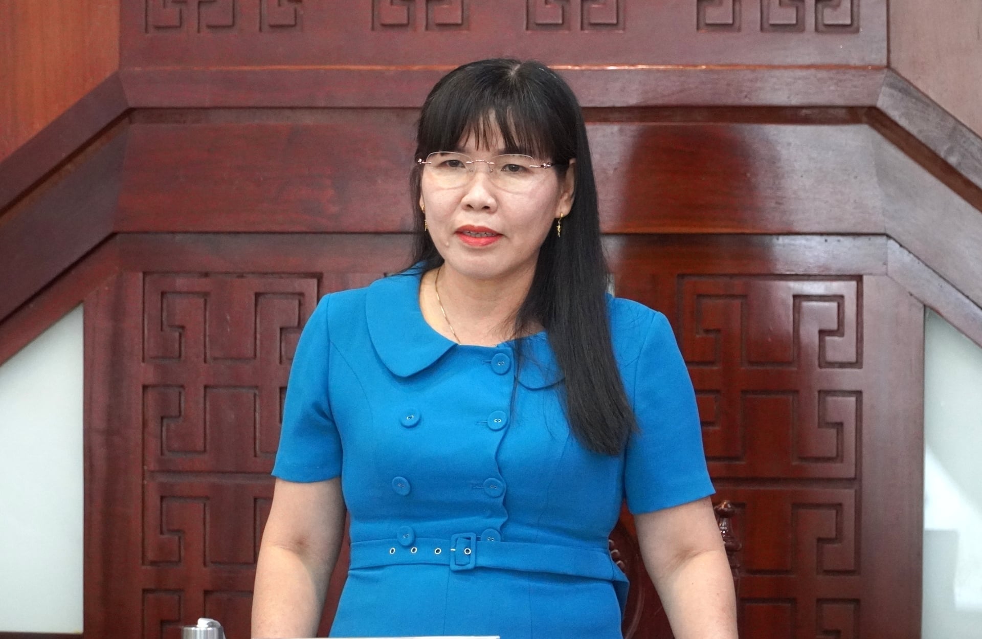 Bà Nguyễn Thị Giang - Phó Giám đốc Sở Nông nghiệp và Môi trường TP Cần Thơ ghi nhận các ý kiến, kiến nghị của Trung tâm Khuyến nông và Dịch vụ nông nghiệp TP Cần Thơ. Ảnh: Kim Anh.