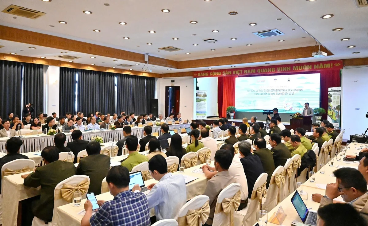 ‘Diễn đàn truyền thông huy động sự tham gia của cộng đồng và các bên liên quan trong bảo tồn đa dạng sinh học bền vững’. Ảnh: Kiều Chi.
